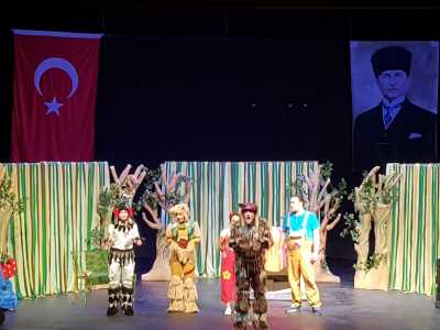 SEVİMLİ DOSTLAR MÜZİKALİ